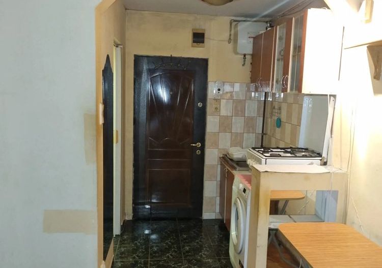 Vând garsonieră în .icro17 - Poză 1