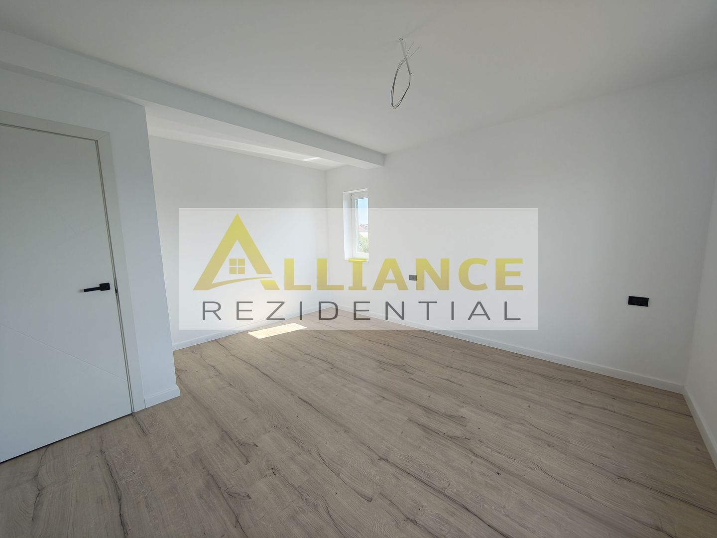 Vila  110 mp utili 4 camere - Complex nou (16 vile) - Poză 5
