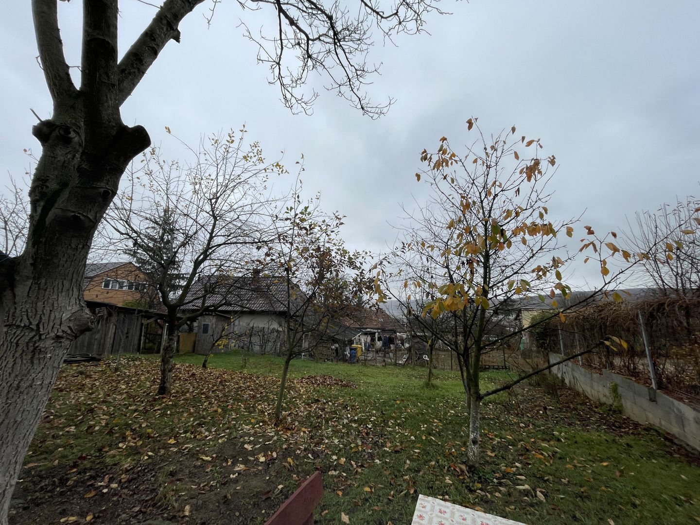 Casă cu etaj, Livezeni - Poză 3