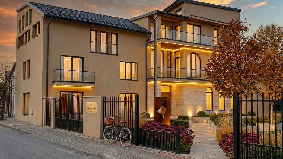 Oportunitate I în Centrul Târgoviștei: Clădire de 498 mp - Poză 1