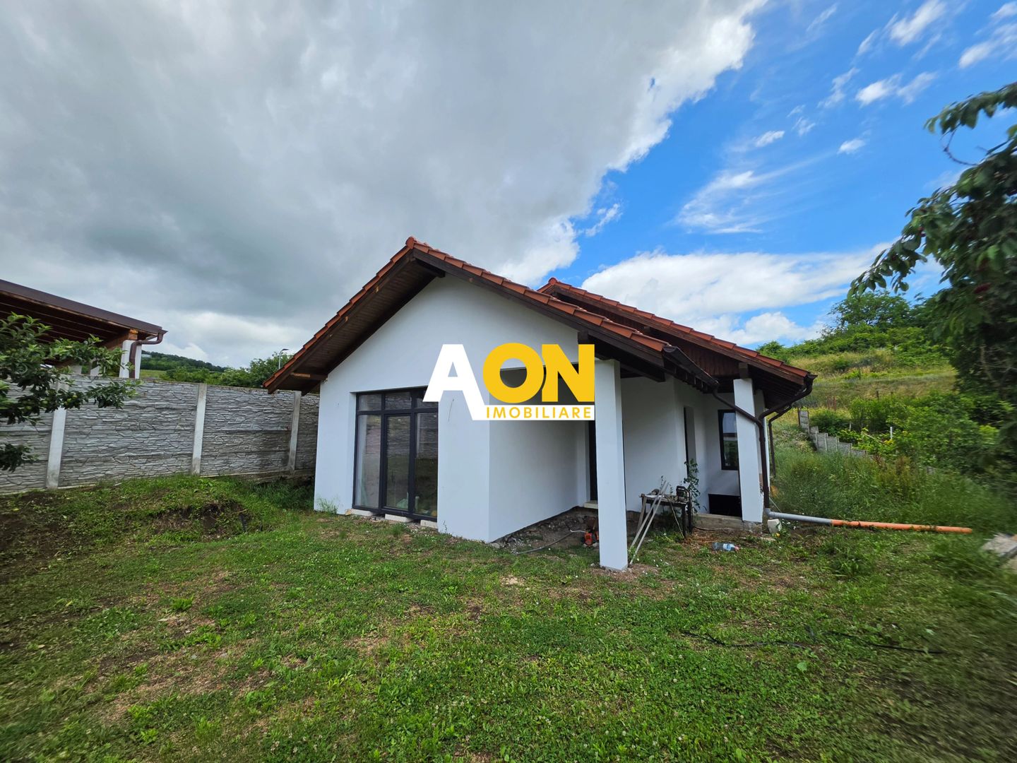 Casa Individuala 4 Camere, 2 Bai, Zona Cetate - Poză 1