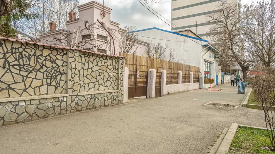 Piata Muncii, casa 87 mp totali, 179 mp curte libera, ideala birouri - Poză 2