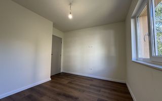Apartament cu 3 camere, 60 mp, renovat, încălzire în pardoseală. - Poză 4