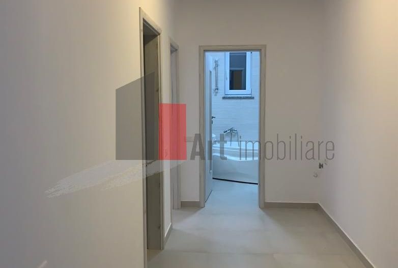 Apartament 3 camere nemobilat Dobroiesti - Poză 3