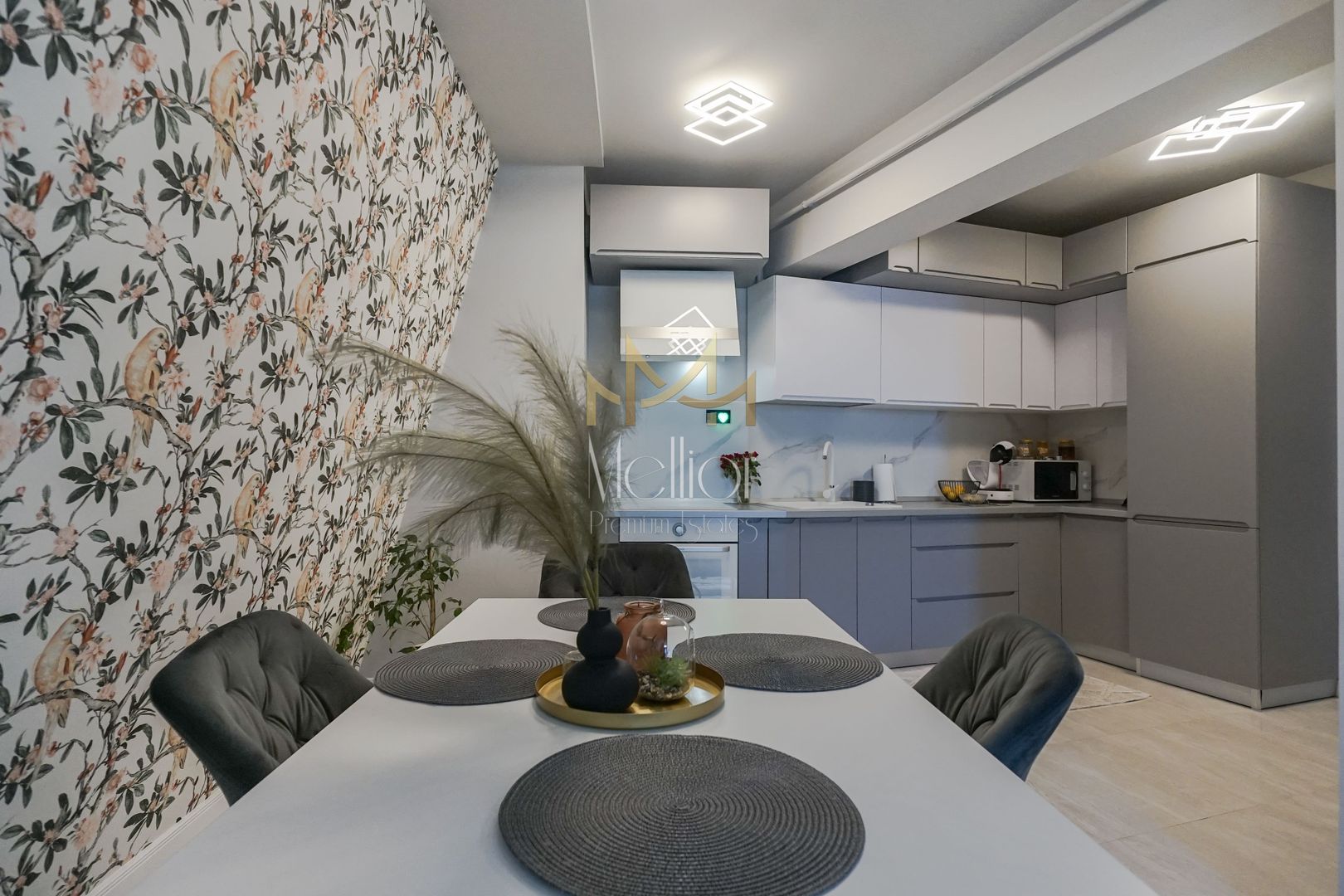 Apartament 3 camere, terasa, parcare, view panoramic asupra orasului - Poză 1