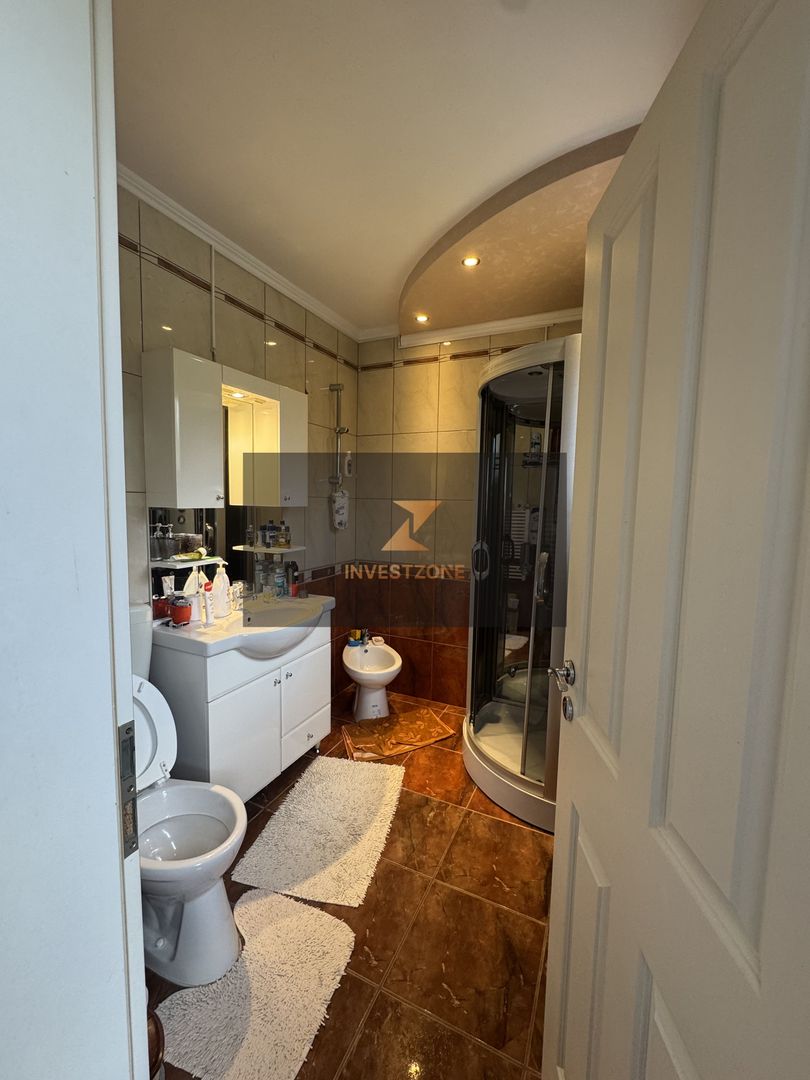 Casa spațioasă în Oradea str Izvorului - Poză 10