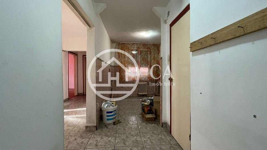 Apartament de vânzare cu 3 camere în zona Nufarul, Oradea - Poză 13