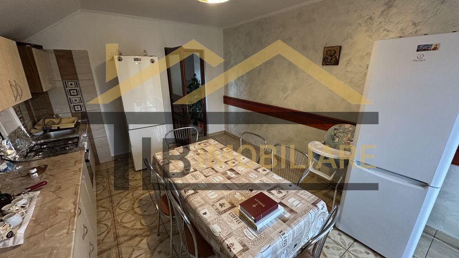 Vila cu 8 camere de vanzare, teren 1580mp, Zona Praid - Poză 19