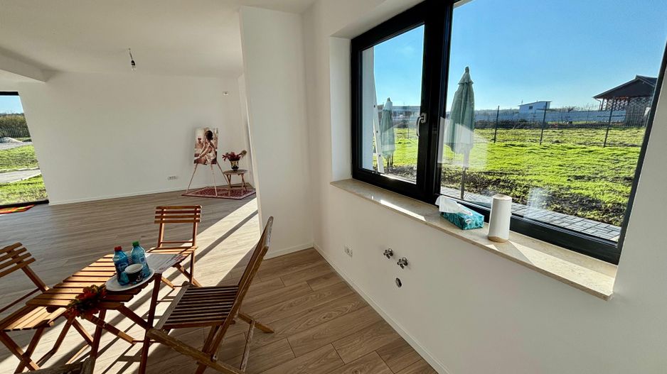 Vila finalizata cu acces de pe DN1, A3, A0 - TVA & Comision 0% - Poză 11