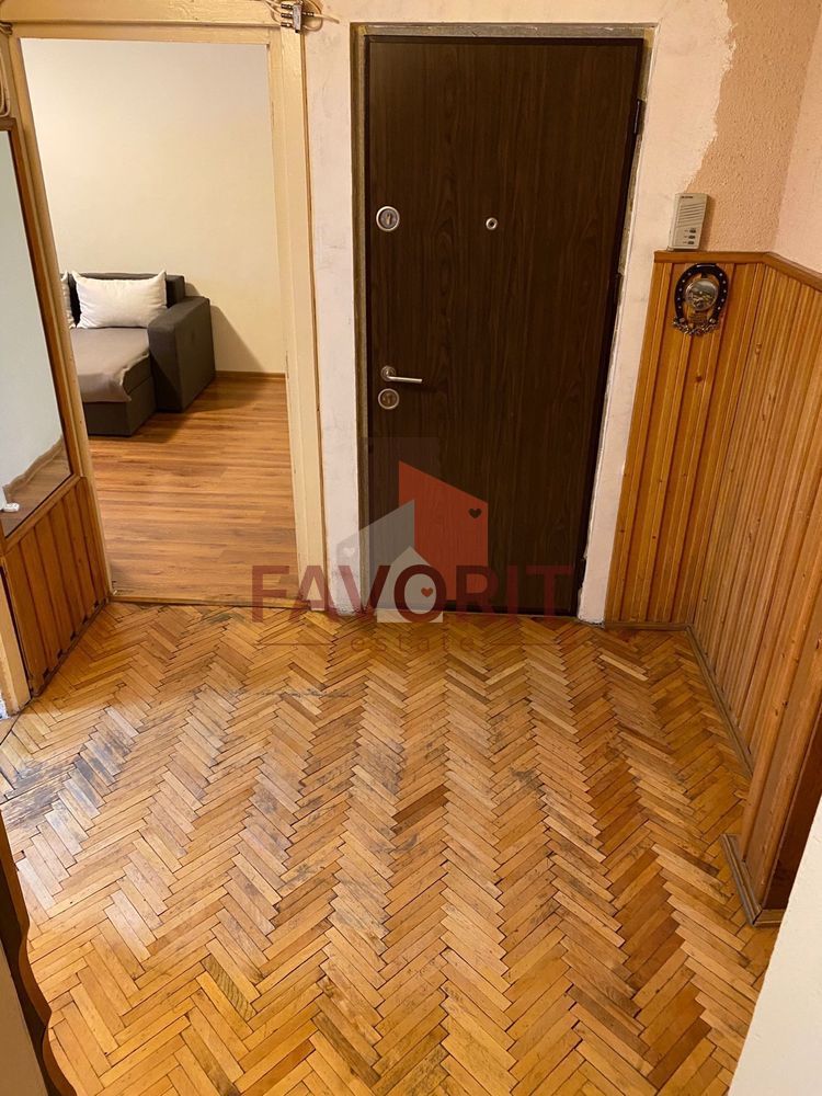 Etaj 1 . Decomandat. Zona Lipovei - Poză 6