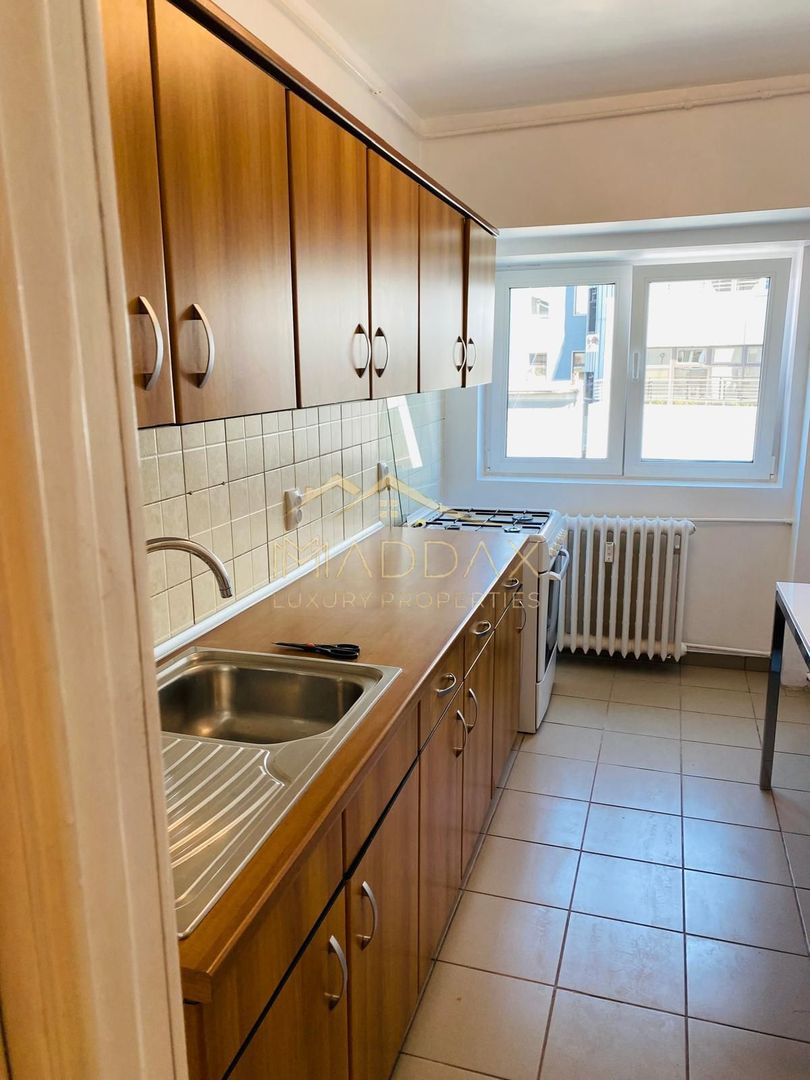 Apartament spațios cu 4 camere, vedere spectaculoasă către Palatul Parlamentului - Poză 23