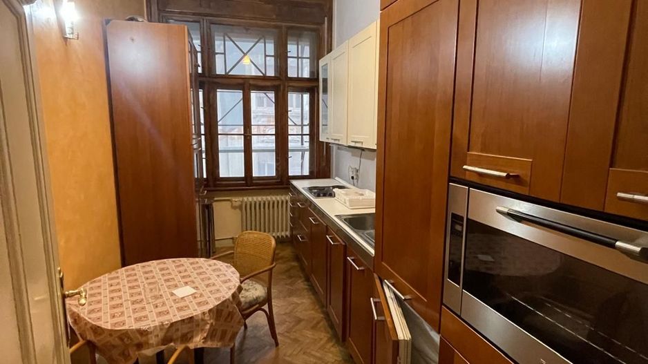 Ultracentral | View spre Piața Victoriei | 100 mp utili | Etaj 3 cu lift - Poză 5