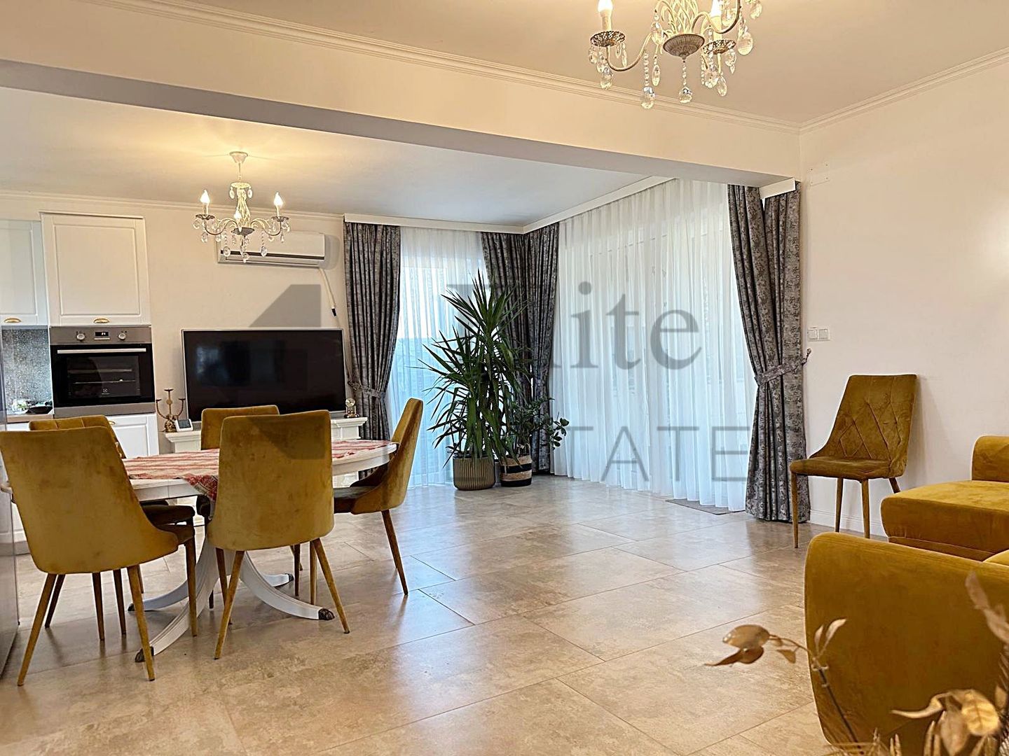 Casa cu 3 camere și teren 560 mp in Cartierul Episcopia din Oradea - Poză 10