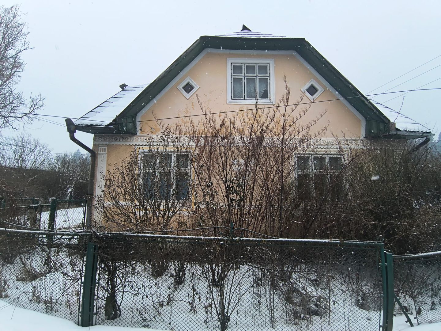 CASA DE VANZARE + ANEXE 2500 MP / PUTNA - Poză 13