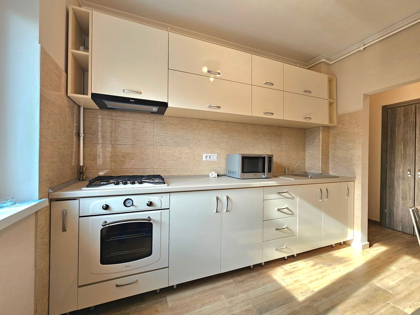 Apartament cu 2 camere de vânzare în zona Dacia Constanta renovat - Poză 7