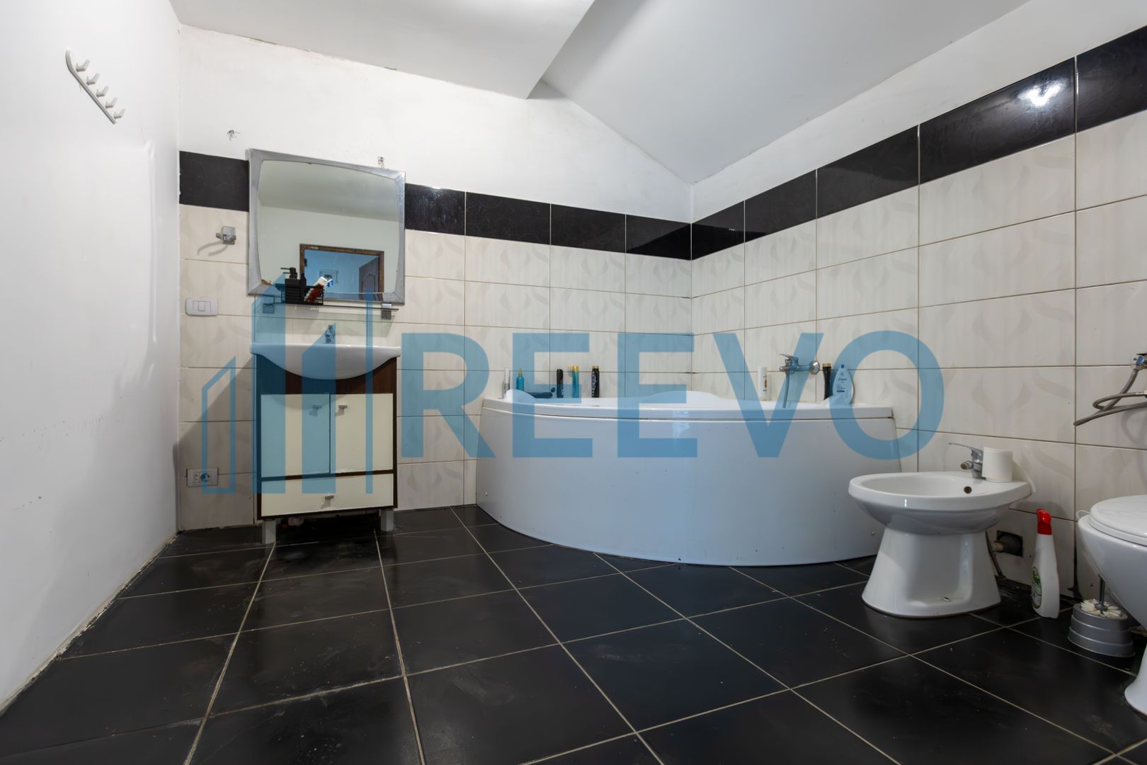 Proprietate cu casa si spatiu comercial+teren 4060 mp Bahna - Poză 19