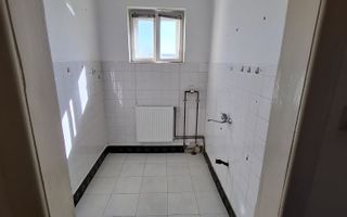 Ap 2 camere, transformat in 3, et 1, cu gradina, Sagului - Poză 4