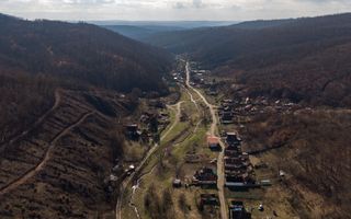 Casă cu teren de 284mp in Șoimoș - Poză 6