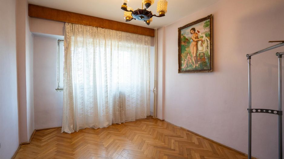 Apartament cu 4 camere decomandat tip U Dacia dubla orientare - Poză 2