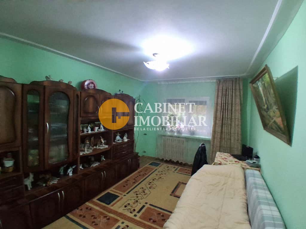 Apartament 3 camere, statia Padurii- Tatarasi, bloc '80 - Poză 1