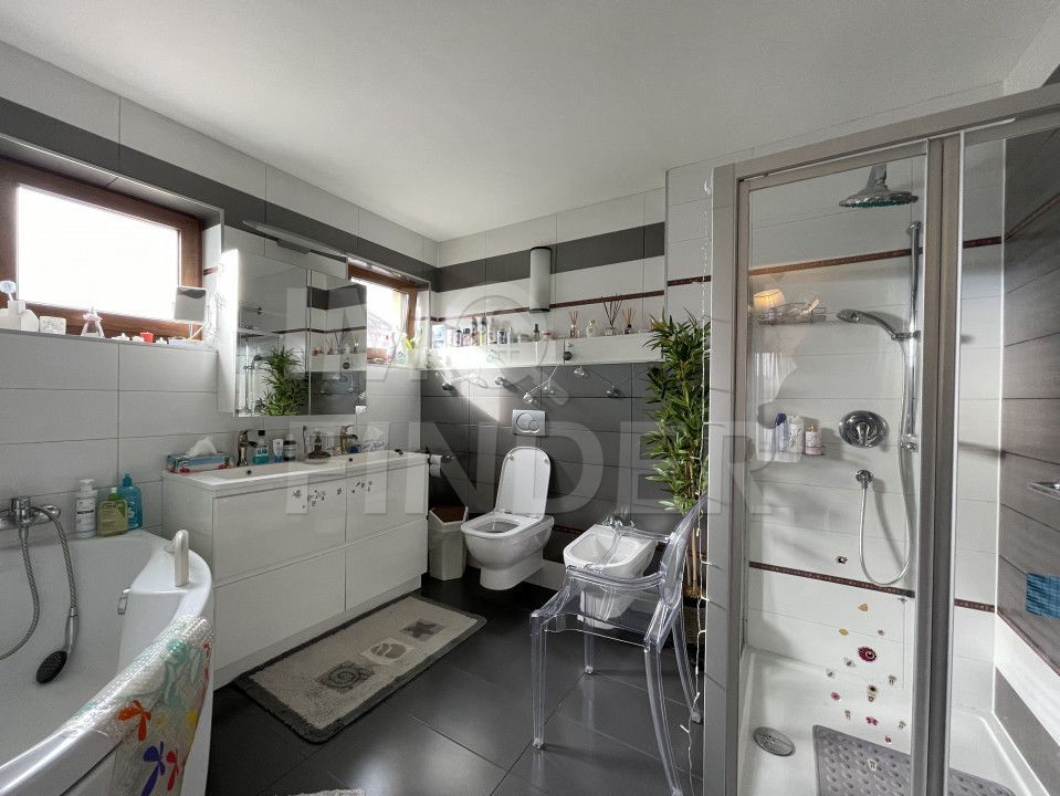 Vanzare casa individuala in Andrei Muresanu, teren 912 mp - Poză 8