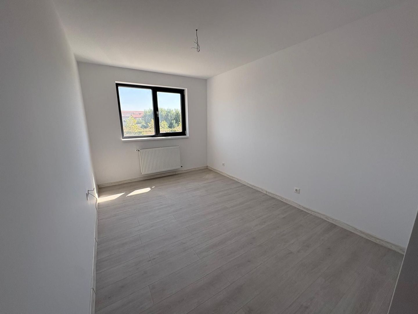AP. 3 CAMERE- HILS SPLAI, PARCARE INCLUSA, BUCATARIE INCHISA, COMIS 0% - Poză 11