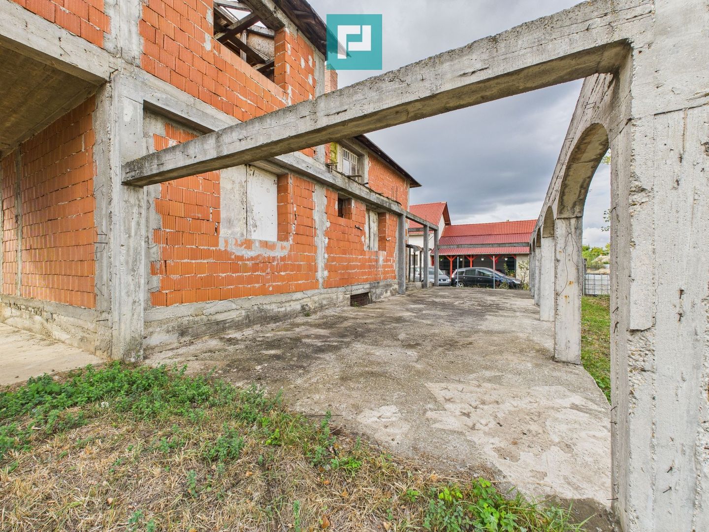 Casă la roşu S+P+1 în Bodrogu Nou - Poză 4