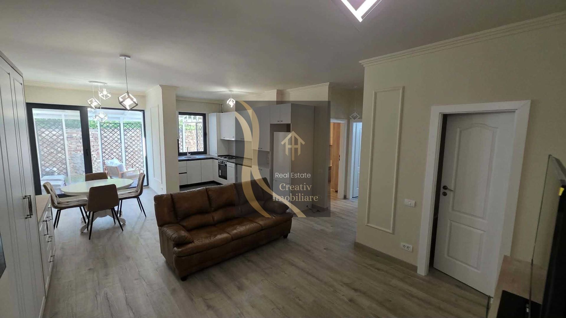 Apartament Lux 2 Camere Rond Alba-Iulia/Decebal/Unirii + Curte - Poză 1