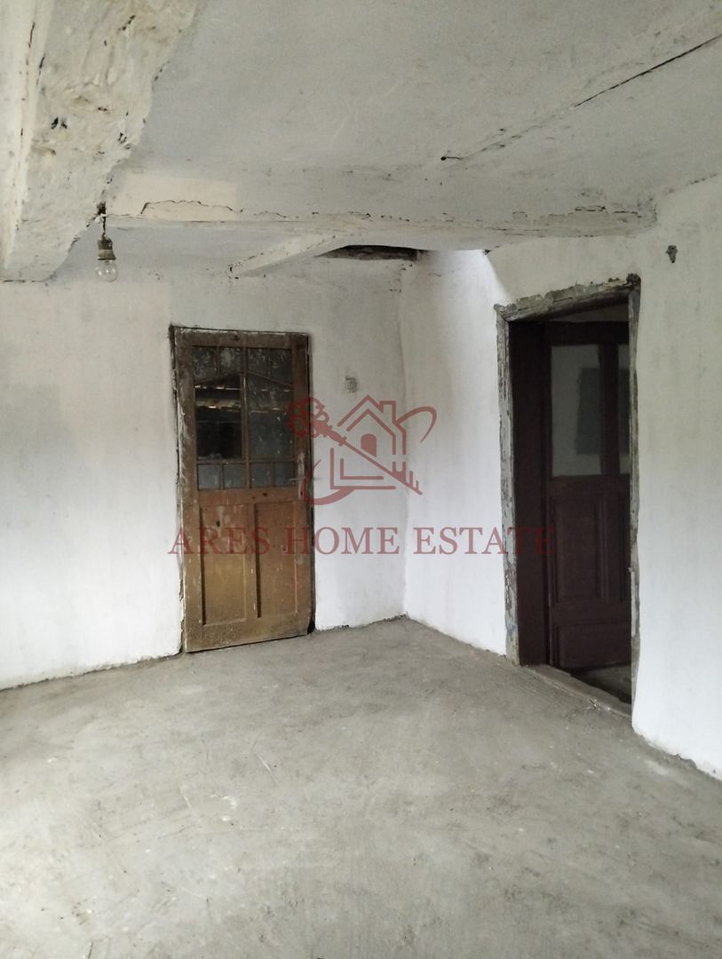 Casa spatioasa | 1500 mp teren - Ticvaniu Mare CS - Poză 6