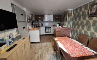 Samurcasi, casa si teren de 1200 mp - Poză 8