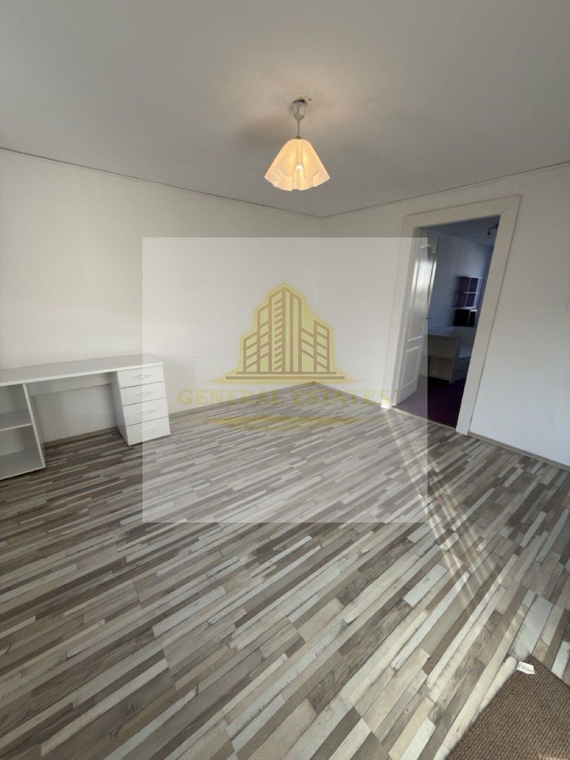 Apartament spatios cu 3 camere - Poză 3