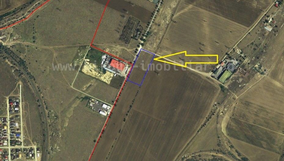 Vânzare Teren  Industrial 10700 mp pe colț, cu GAZE si curent - Poză 1