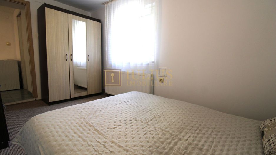 2 camere la curte intr-o zona linistita in Cetatii - Poză 8