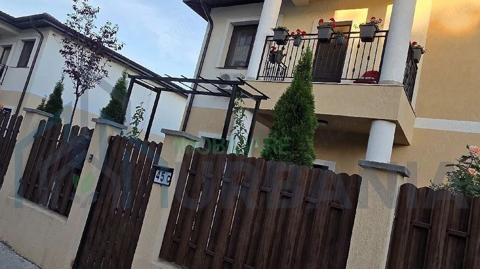 Casă duplex în complex nou cu bariere, Valea Adâncă, la 4,8 km de Palas - Poză 1