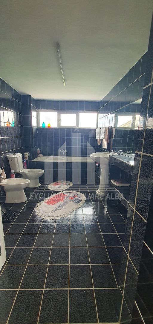 Propunem spre vanzare vila pozitie ultracentrala in Cetate - Poză 9