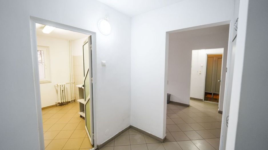 Spatiu parter, 56 mp, ideal cabinet medical, birouri sau servicii – Sarari - Poză 13