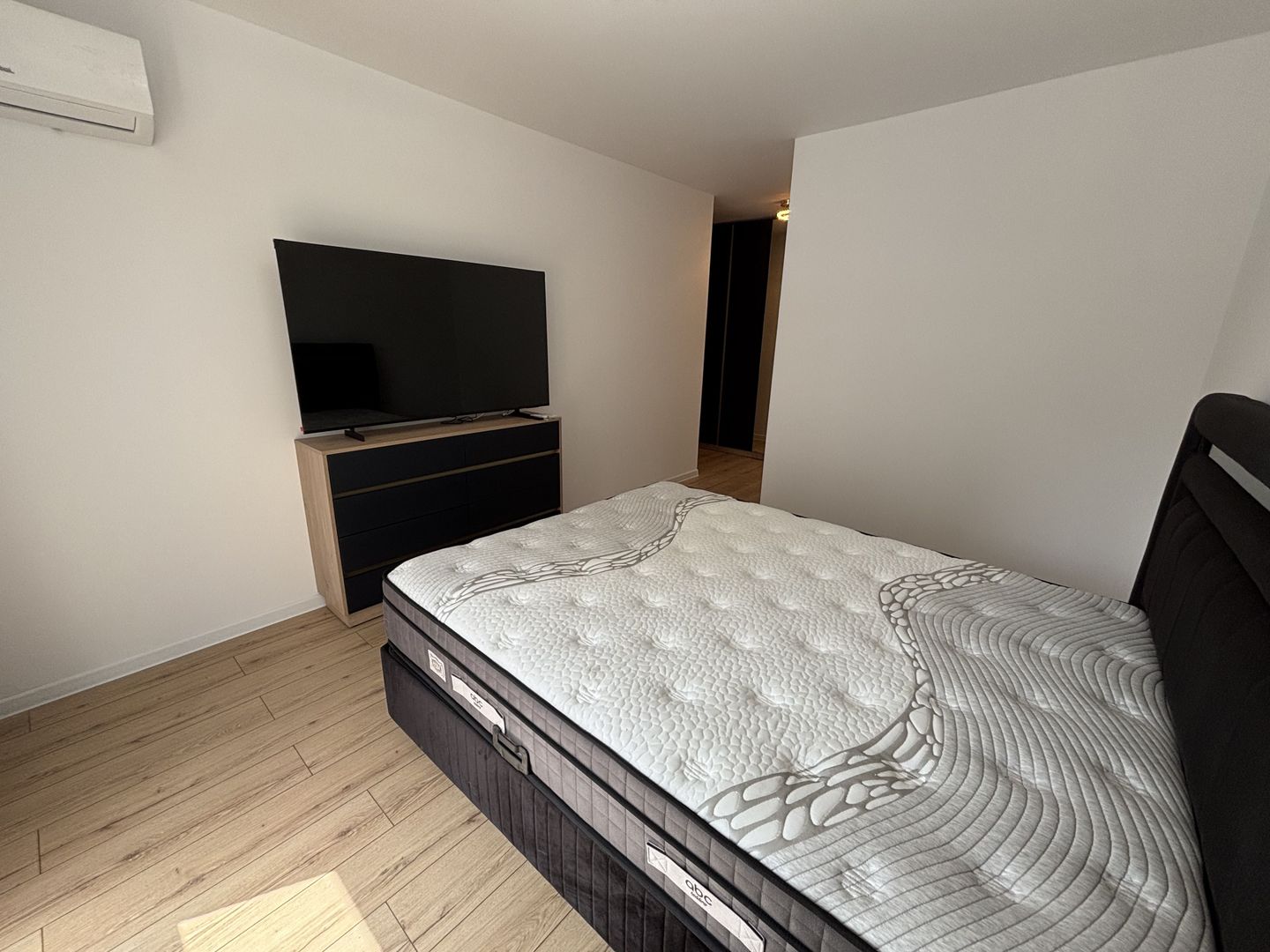 Apartament 3 Camere Decomandat | Terasă 23 mp cu Vedere la Lac + Parcare - Poză 12