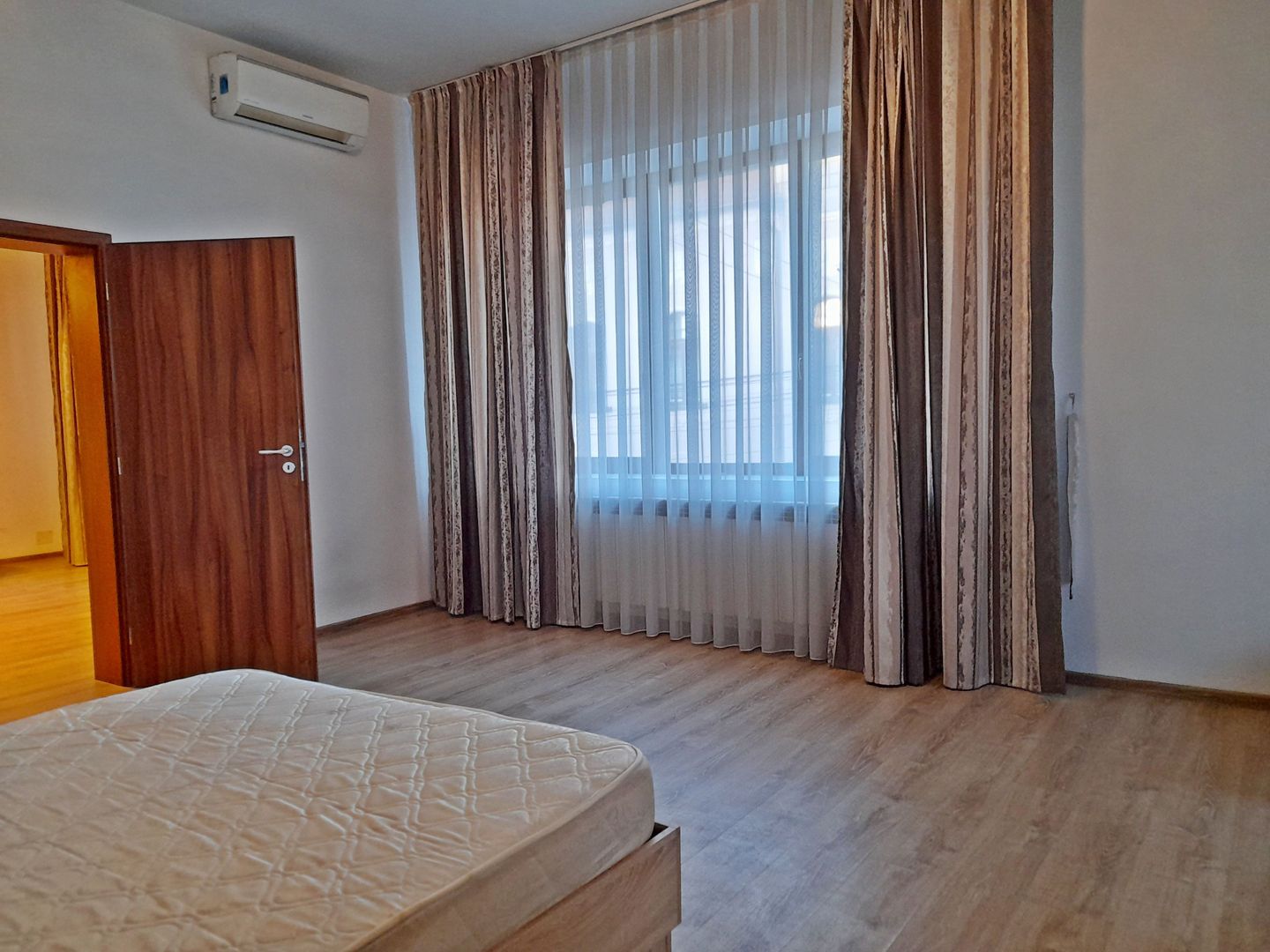Apart.ultracentral 2 cam.et.1, pe str.Evreilor Deportati 64, Oradea - Poză 5
