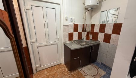 Vând garsonieră confort 1, 21 mp, situată la parter, în Dej, zona Mulatau