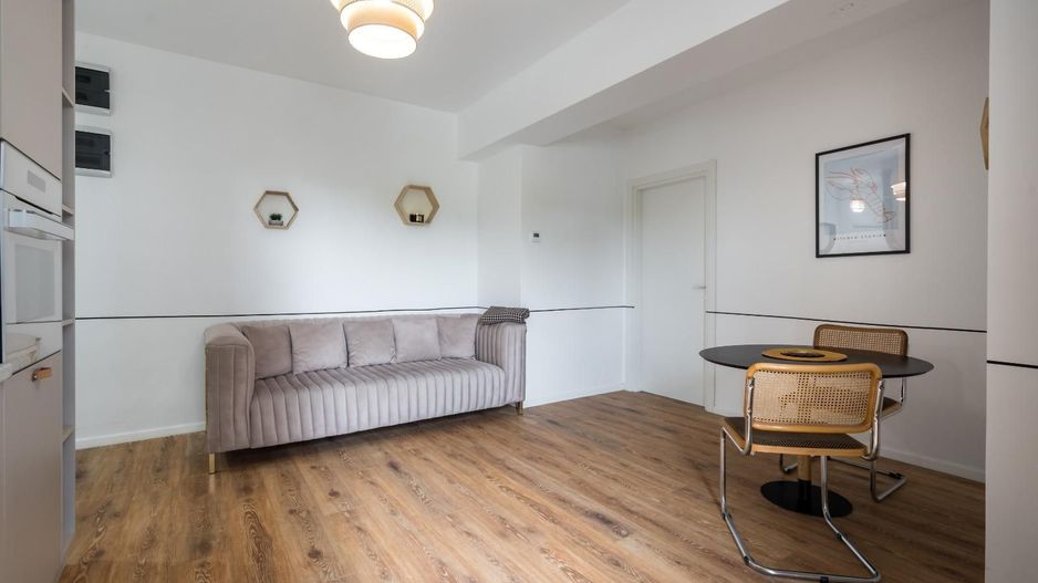 Inchiriere apartament 3 camere | Sisesti - Poză 9