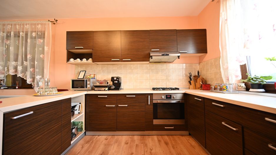 Casa P+1E, cu anexe si hala - Poză 7