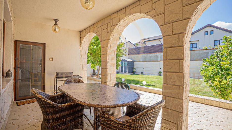 Ovidiu Sud - Zona premium - Vila impozanta, curte mare, garaj, terasa! - Poză 5