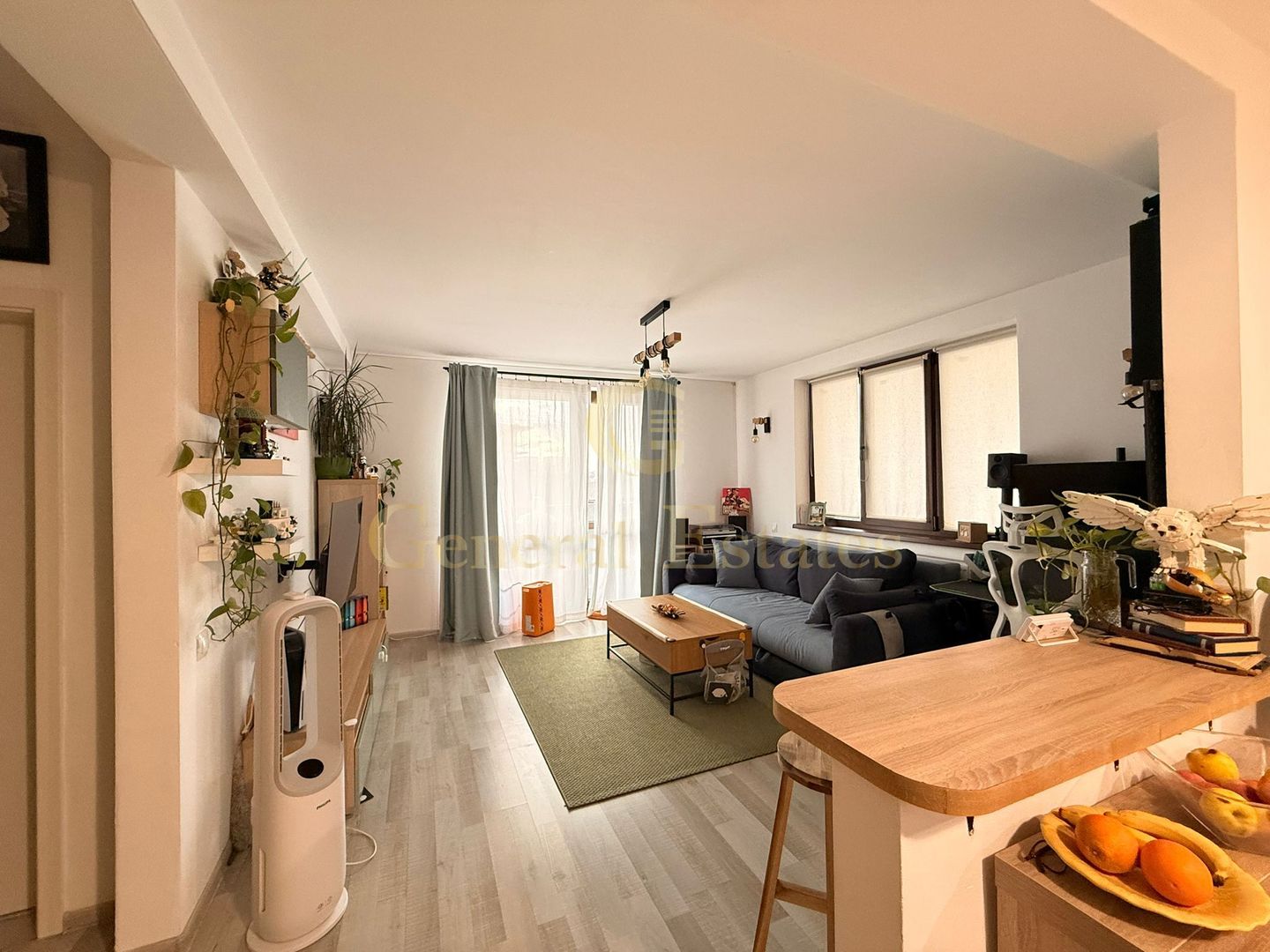 Apartament nou, luminos, cu curte proprie și parcare inclusă - Poză 3