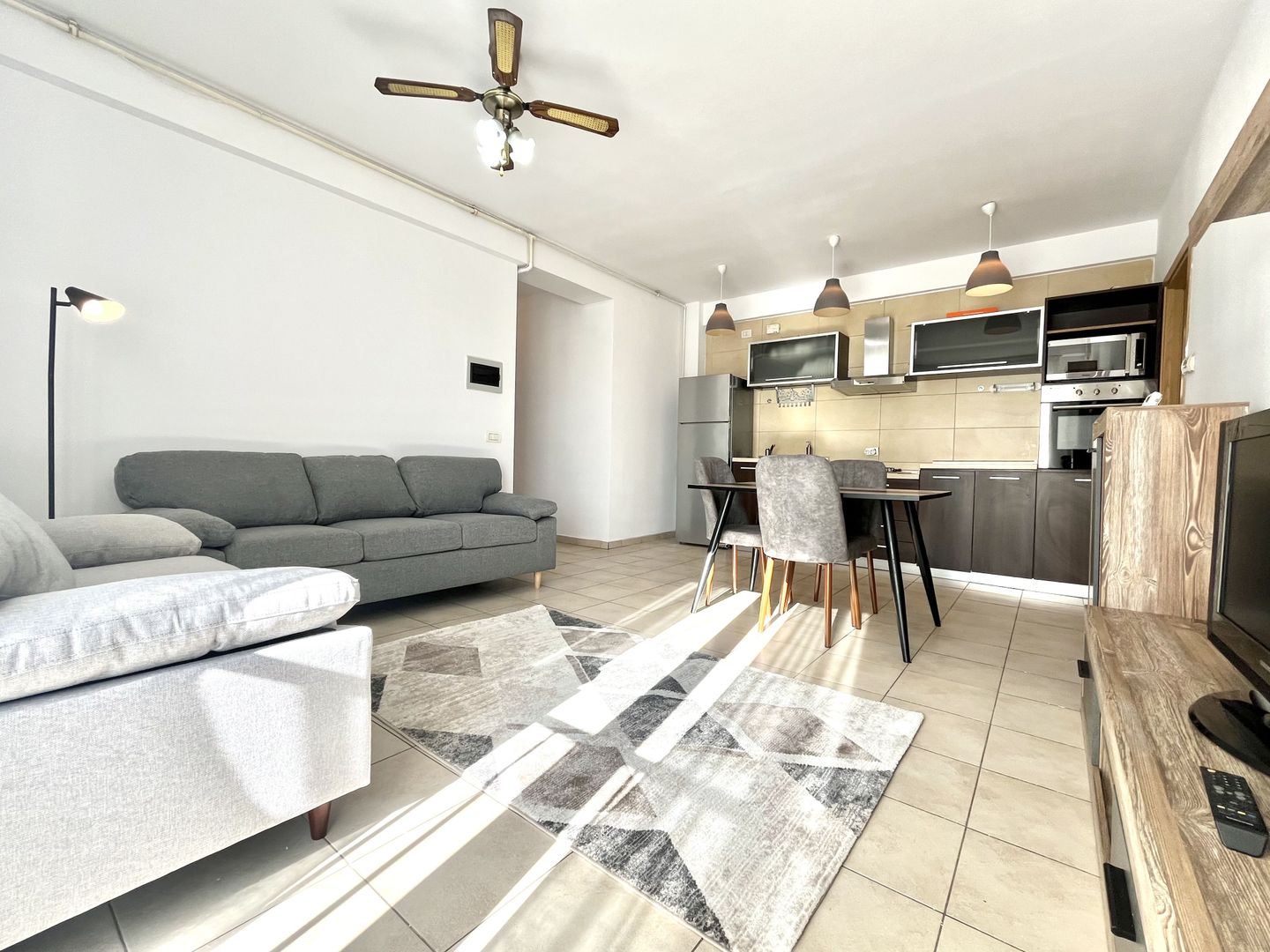 3 camere, primitor, parcare subterana, zona Complex- Spitalul Județean - Poză 4