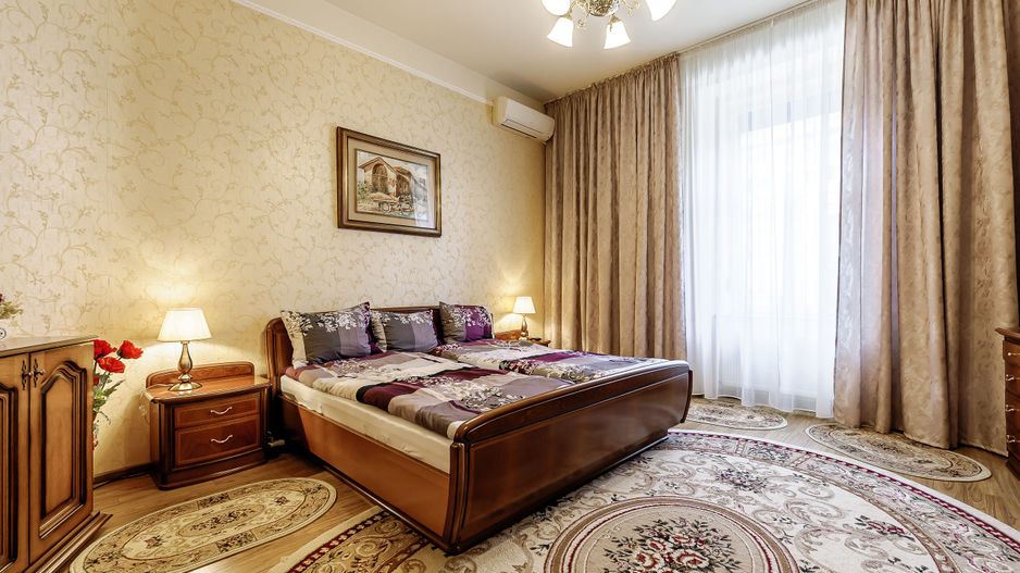 De închiriat apartament cu 2 camere central - Poză 2