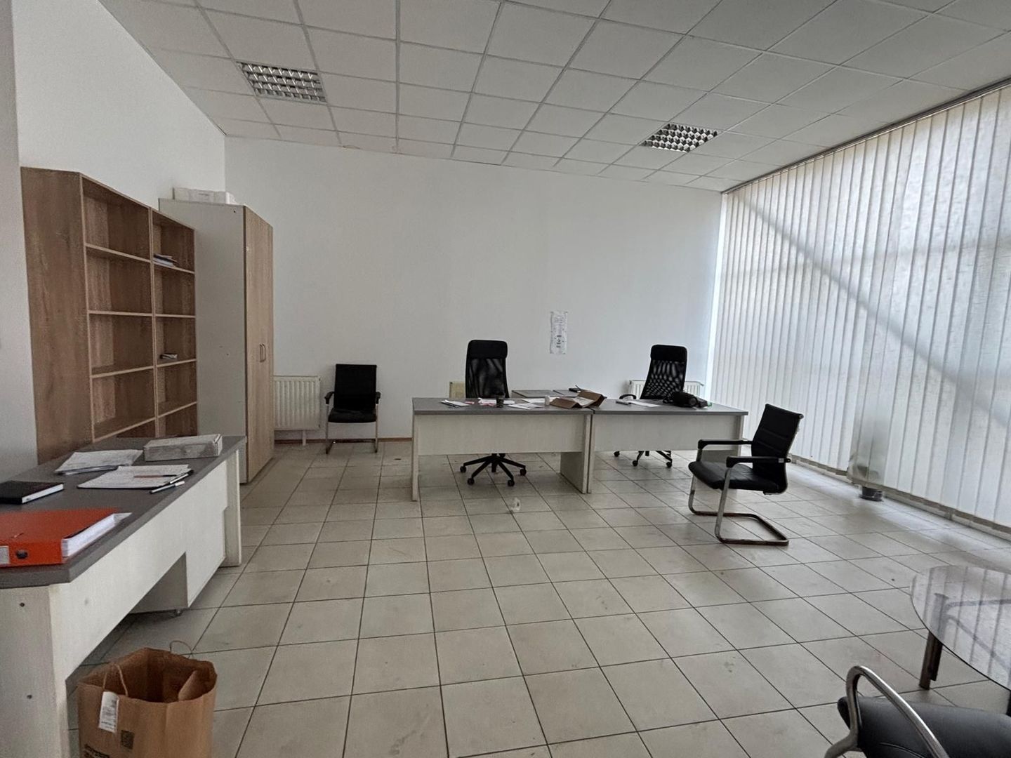 Depozit cu showroom de inchiriat de 1600 mp - Poză 6