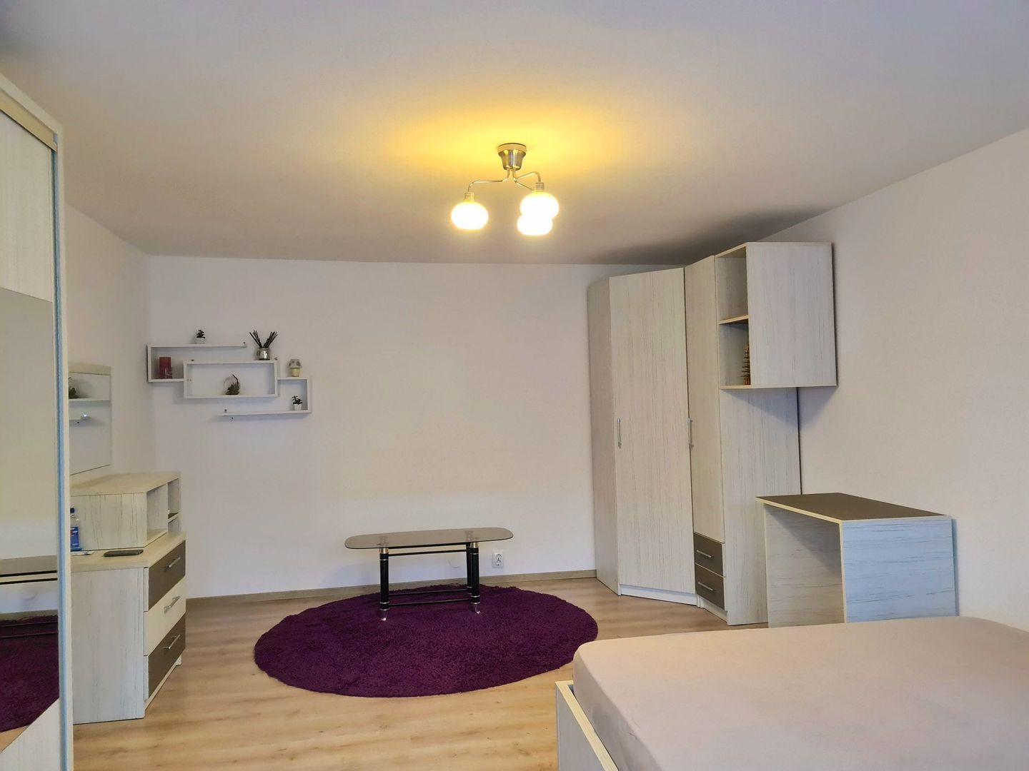 Vanzare Garsoniera lângă Mall Vitan, Bloc de 4 etaje, 41 mp, Ideală Investiție - Poză 1