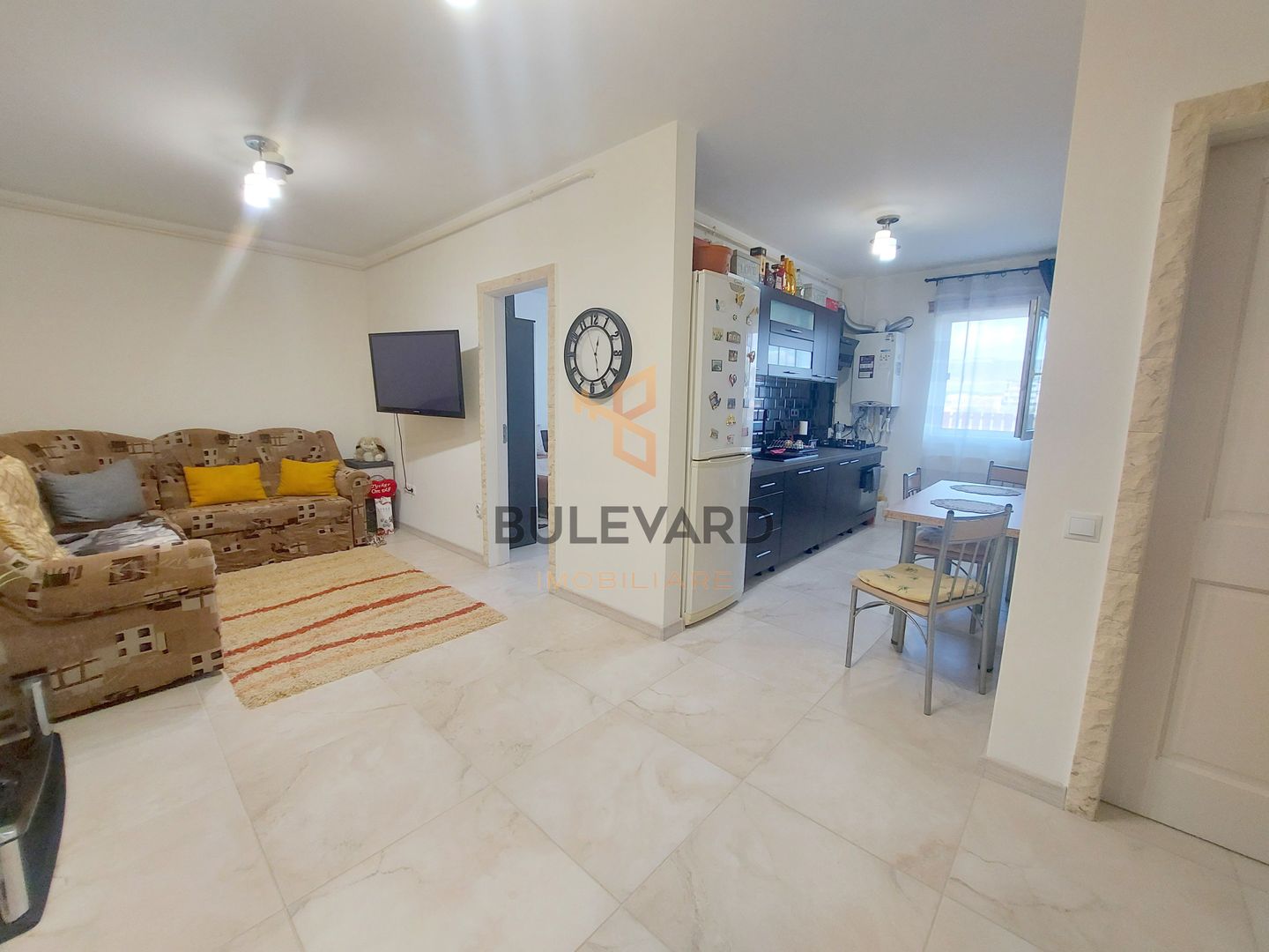 Apartament cu 3 camere,  zona Porii! - Poză 3