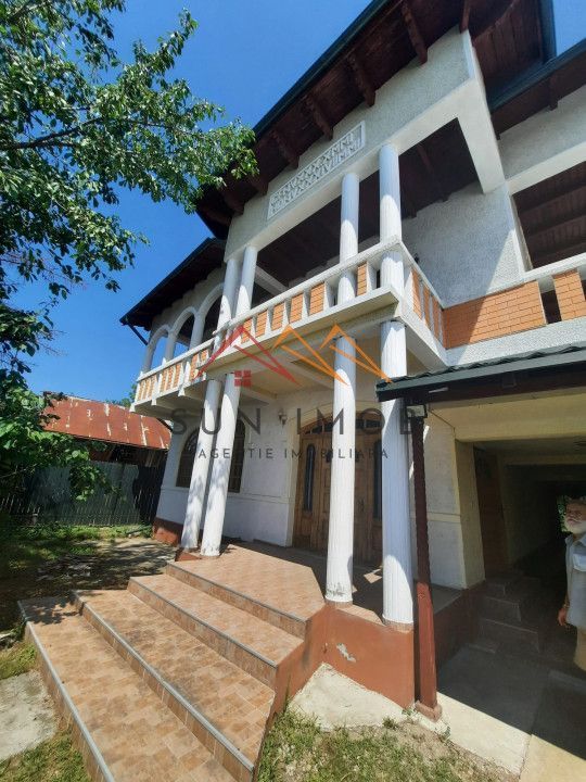 Casa tip conac, teren 4000 mp, finisaje deosebite, garaj, Prahova - Poză 1