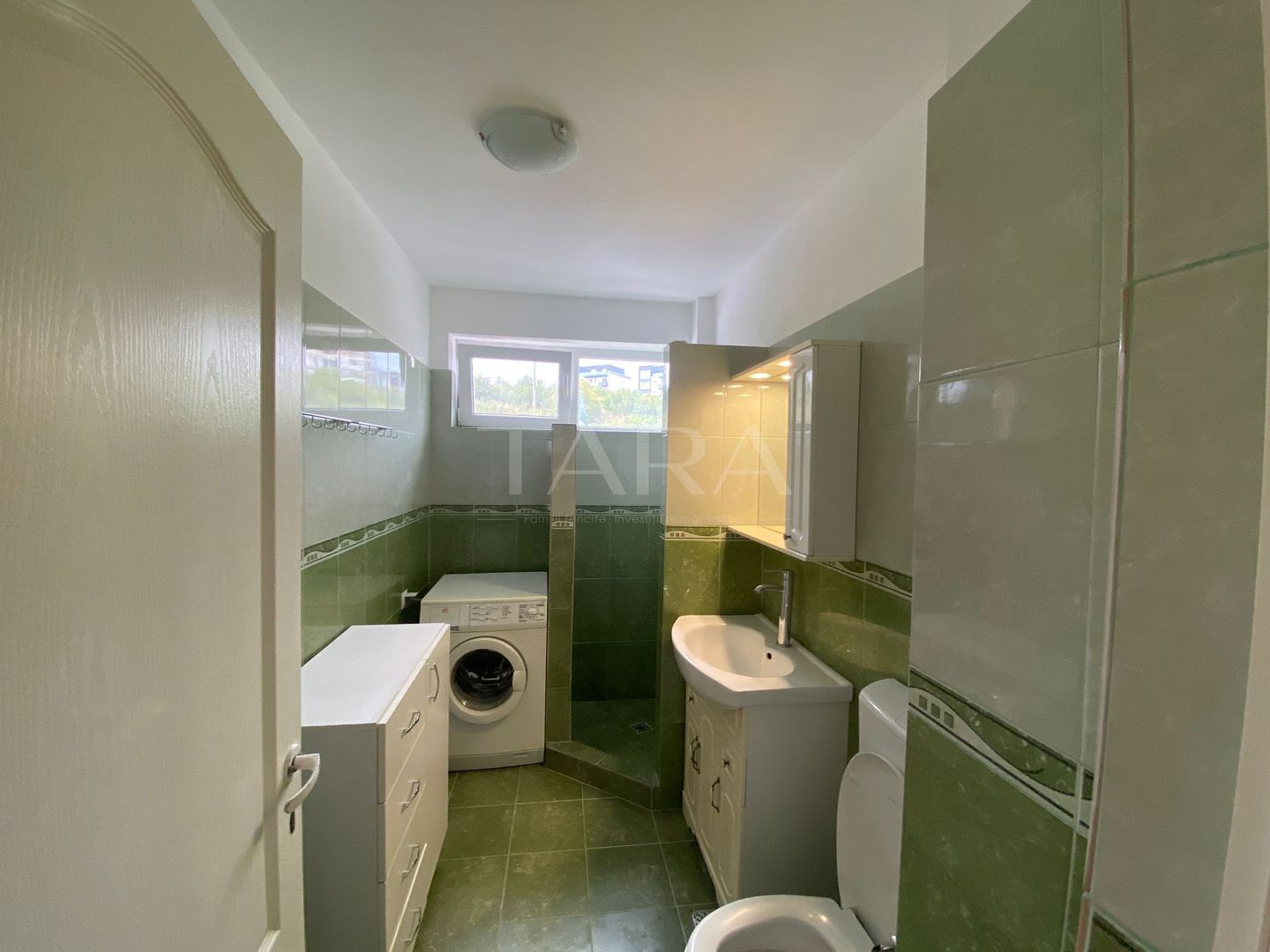 Închiriere apartament 3 camere -  zona Petrom - Poză 5